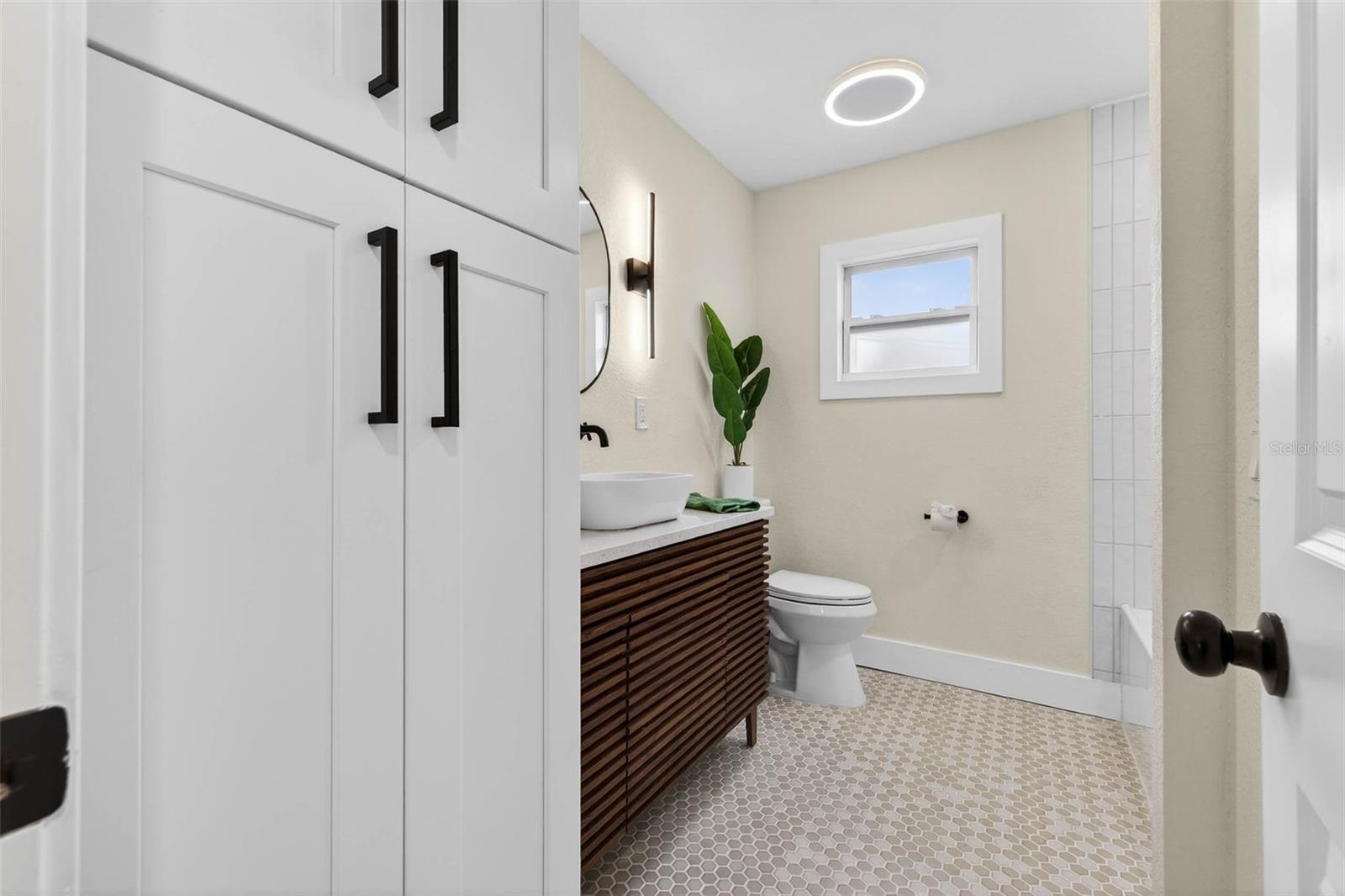 Image 29 of 47 For 3008 Jackson Street N