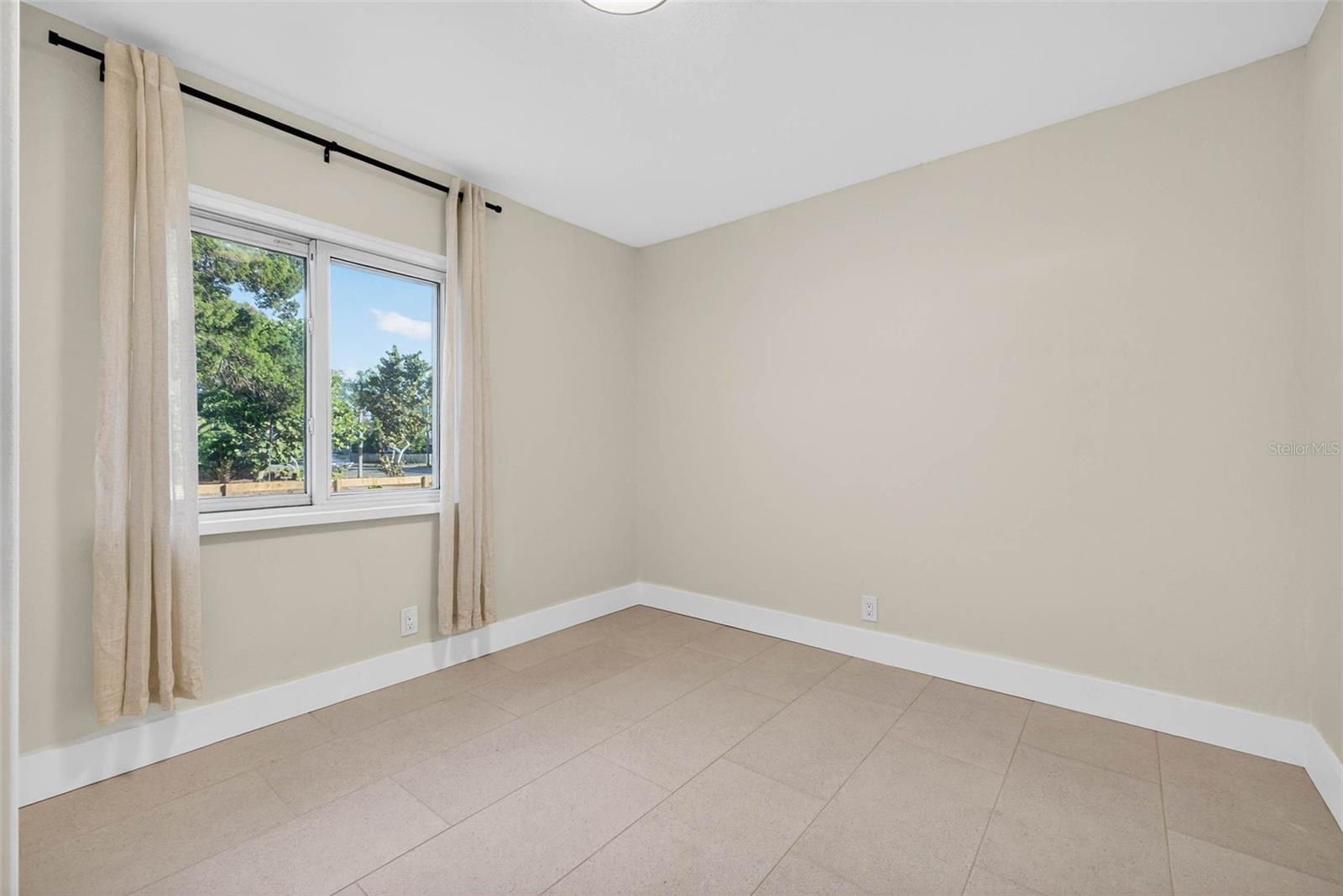 Image 32 of 47 For 3008 Jackson Street N