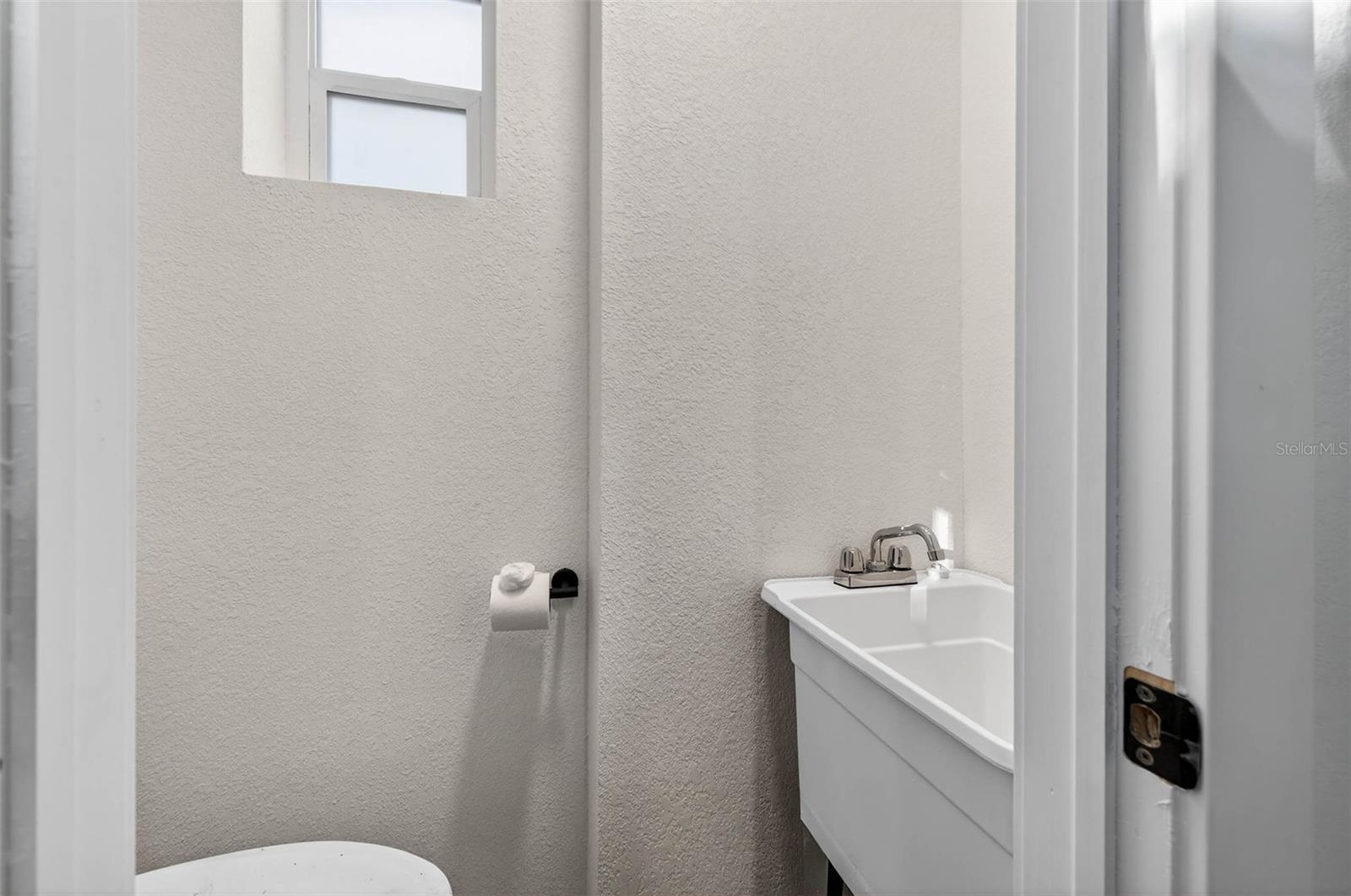 Image 34 of 47 For 3008 Jackson Street N