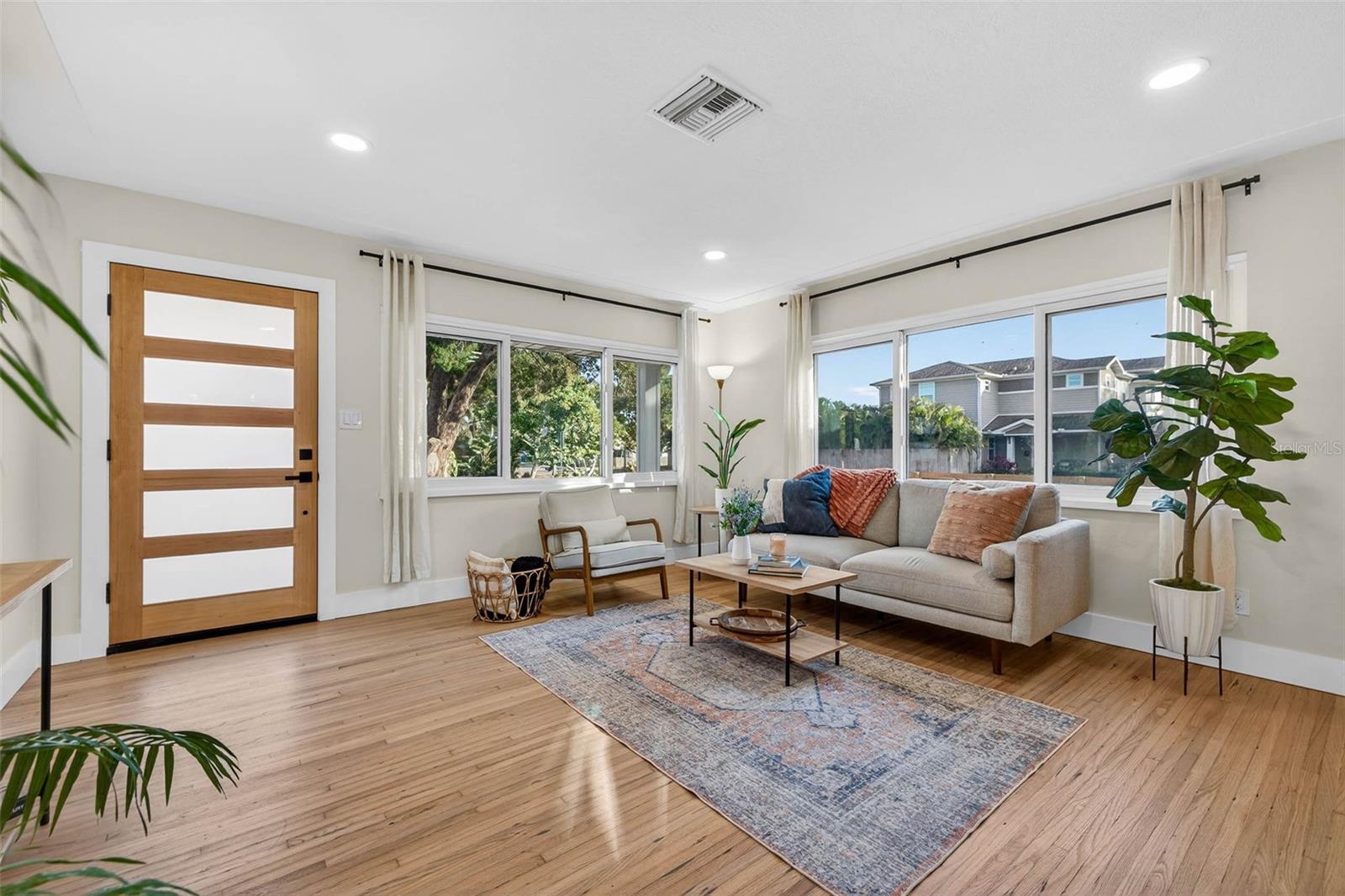 Image 7 of 47 For 3008 Jackson Street N