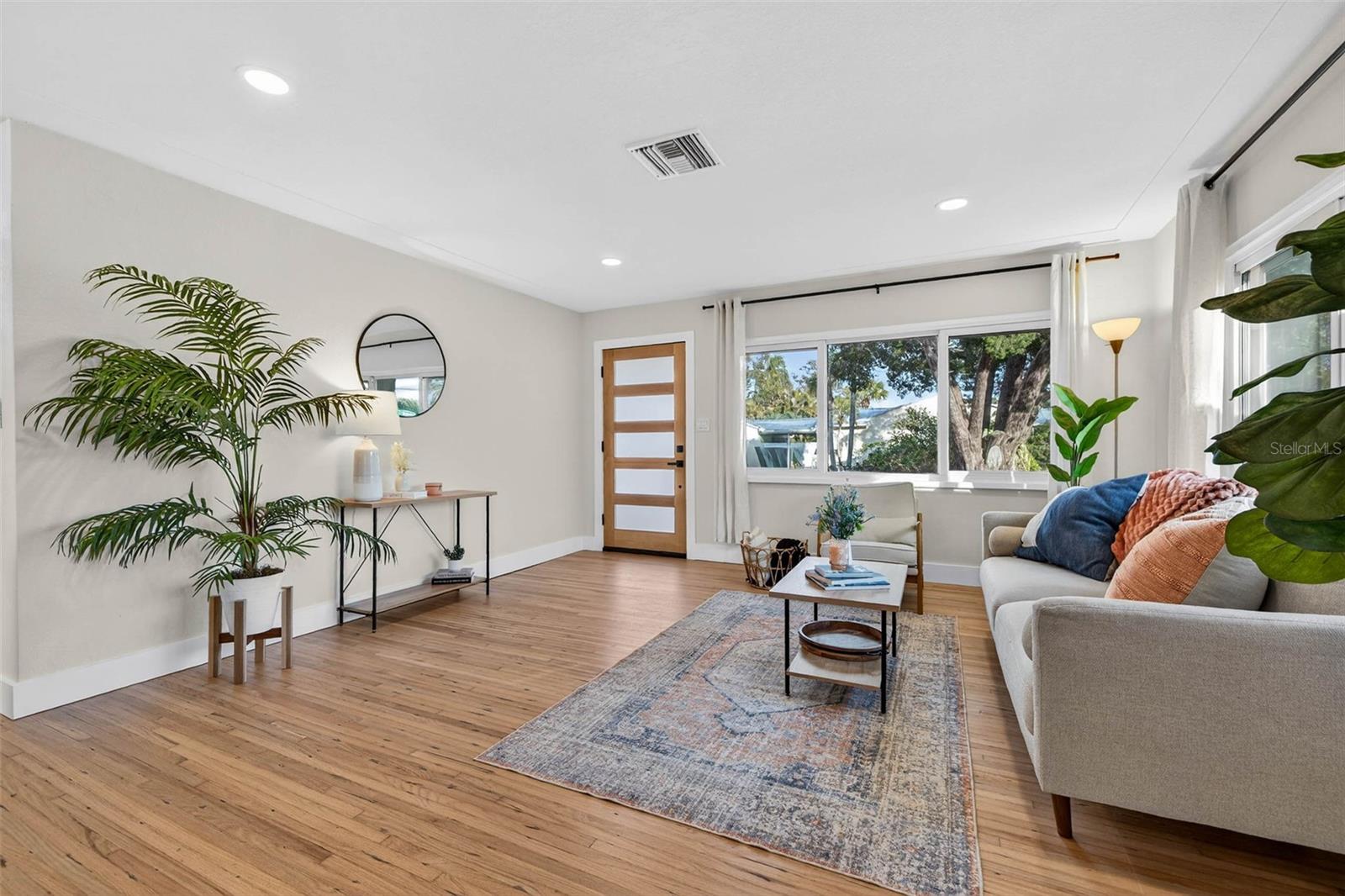 Image 9 of 47 For 3008 Jackson Street N