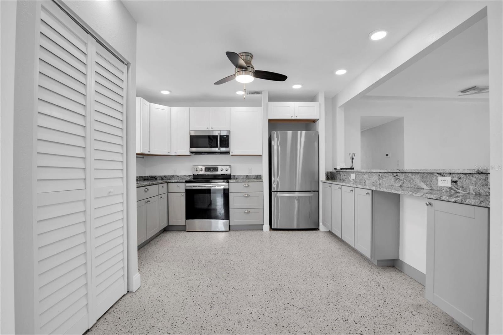 Image 11 of 41 For 765 56th Avenue S