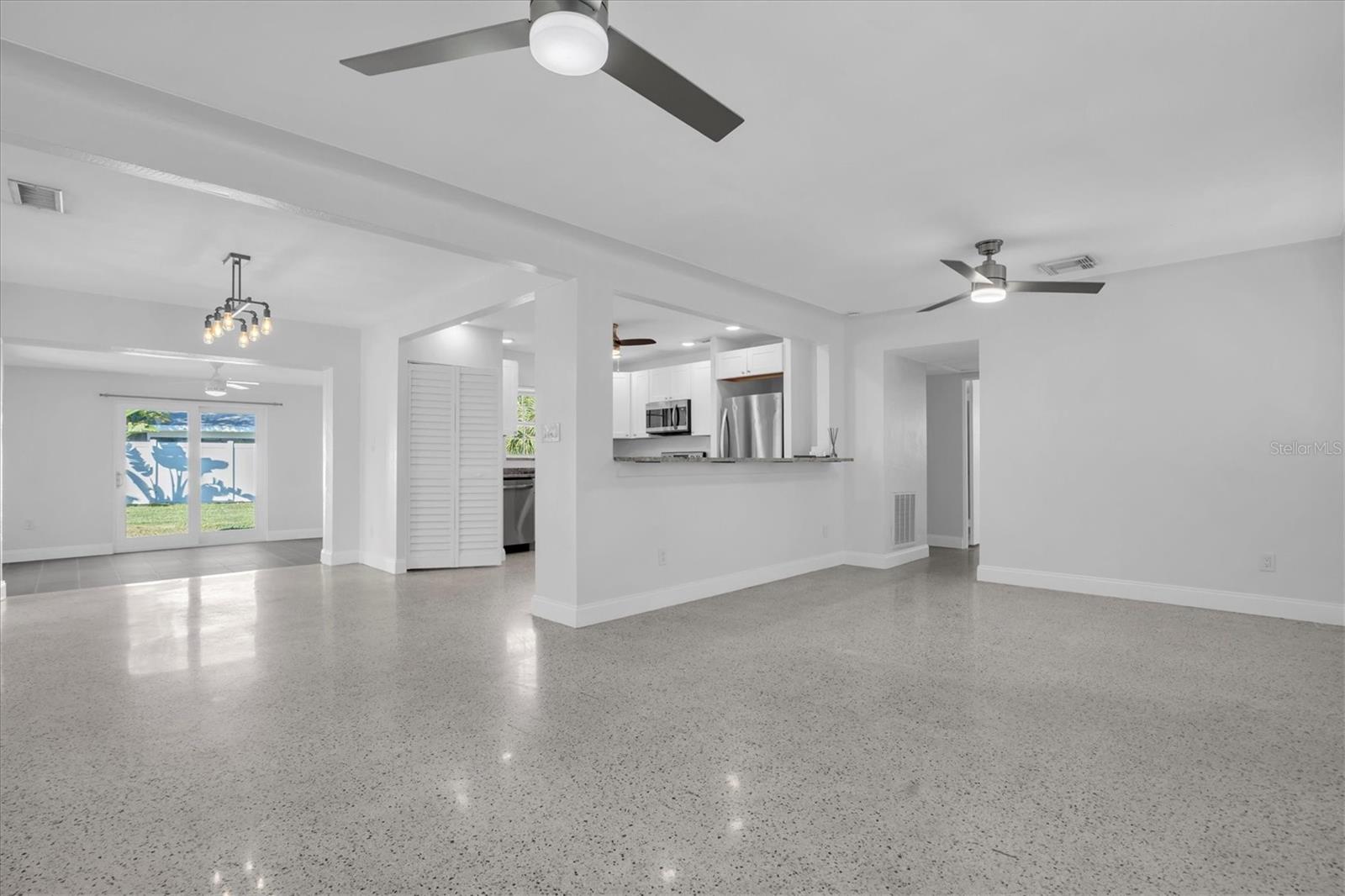 Image 8 of 41 For 765 56th Avenue S