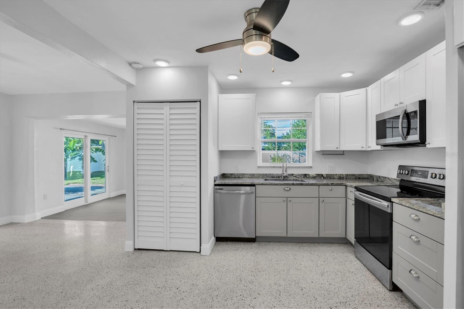 Image 9 of 41 For 765 56th Avenue S