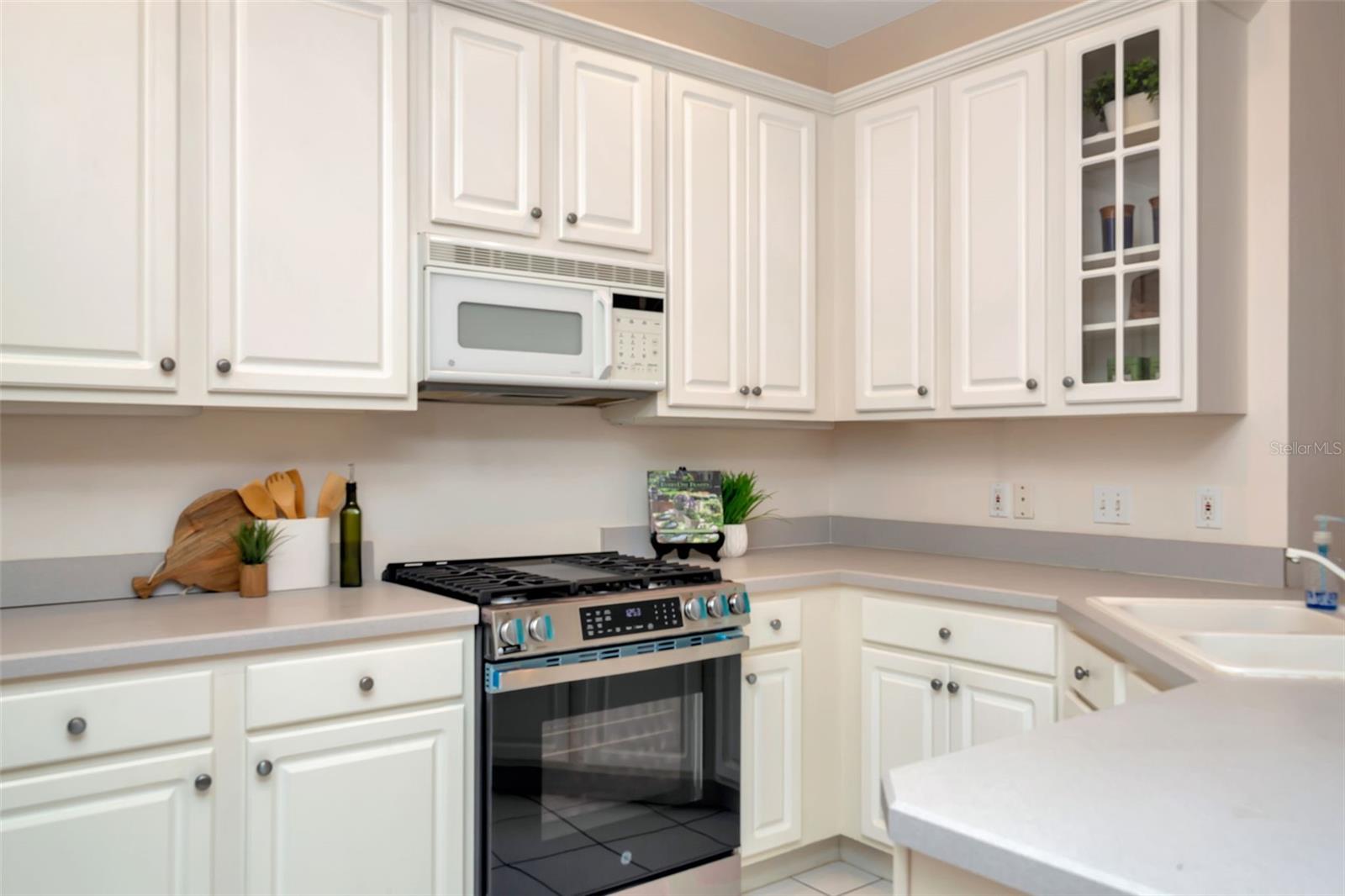 Image 13 of 39 For 113 Bosphorous Avenue 2