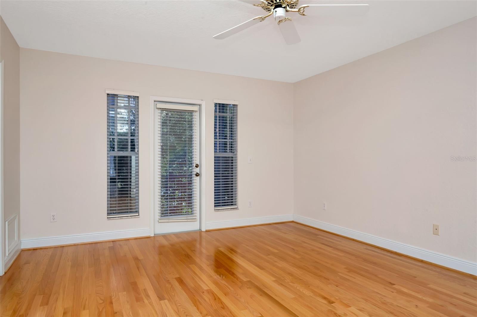 Image 17 of 39 For 113 Bosphorous Avenue 2