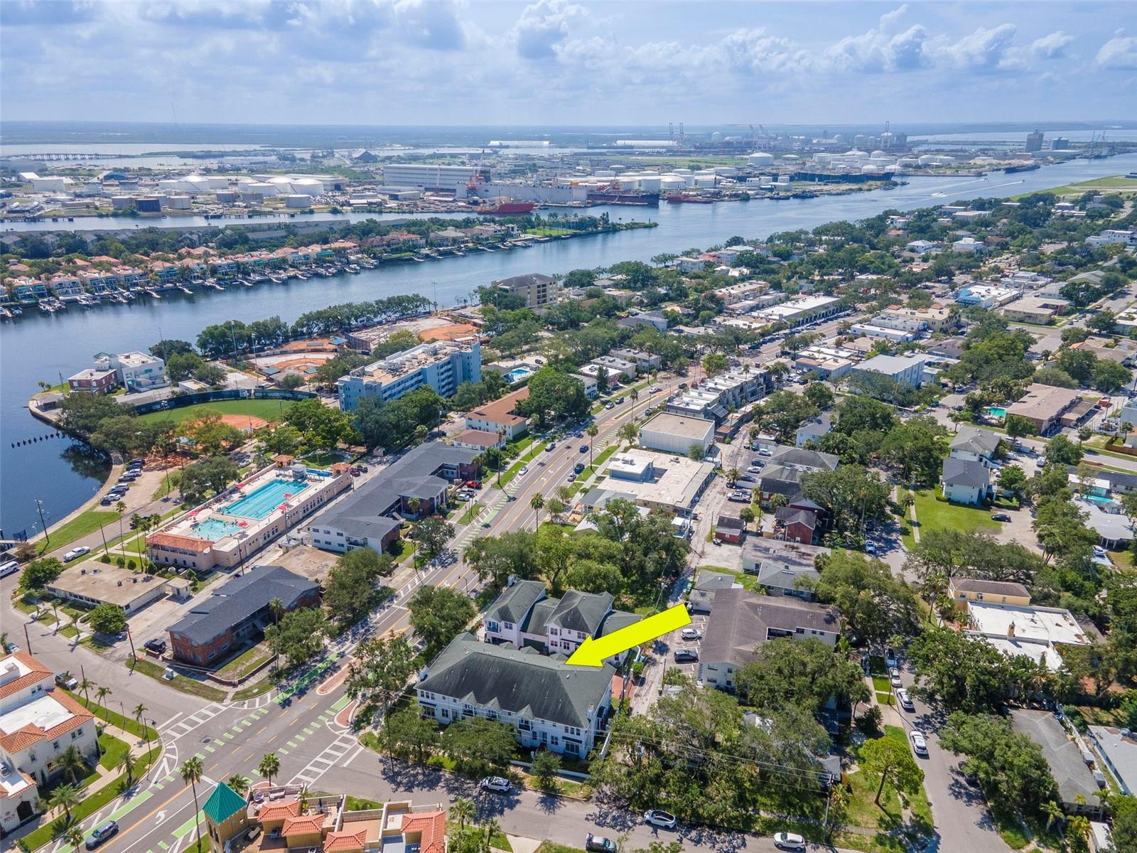 Image 19 of 39 For 113 Bosphorous Avenue 2