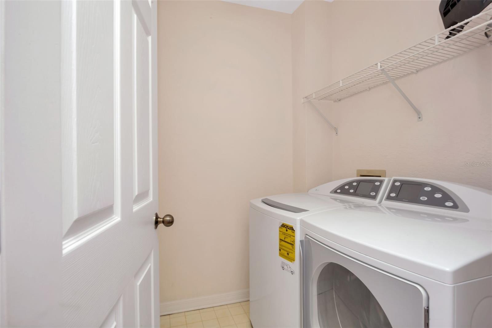 Image 27 of 39 For 113 Bosphorous Avenue 2