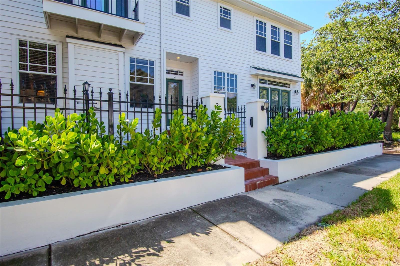 Image 30 of 39 For 113 Bosphorous Avenue 2