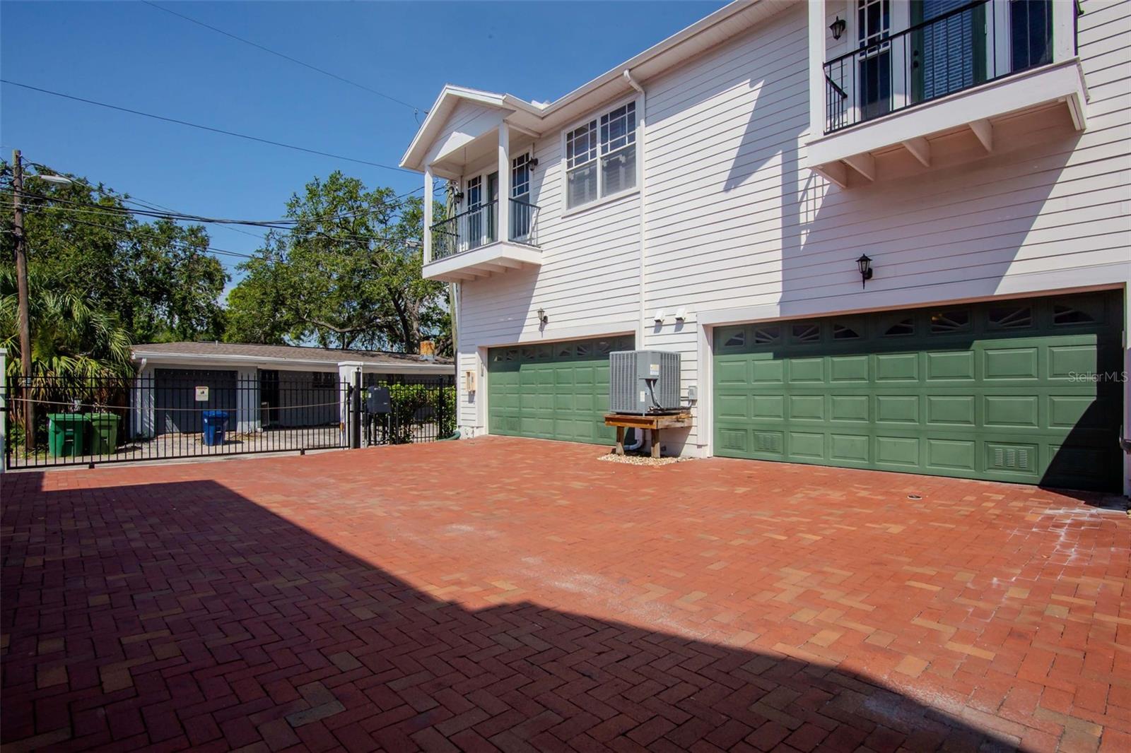 Image 37 of 39 For 113 Bosphorous Avenue 2