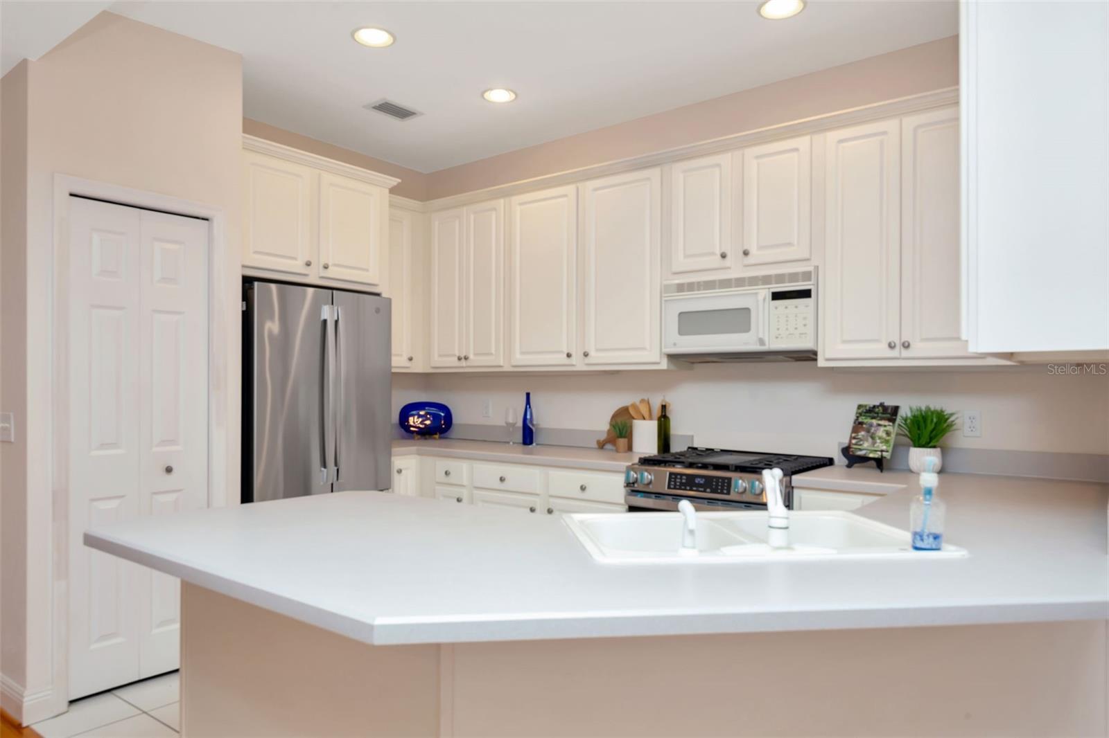 Image 5 of 39 For 113 Bosphorous Avenue 2