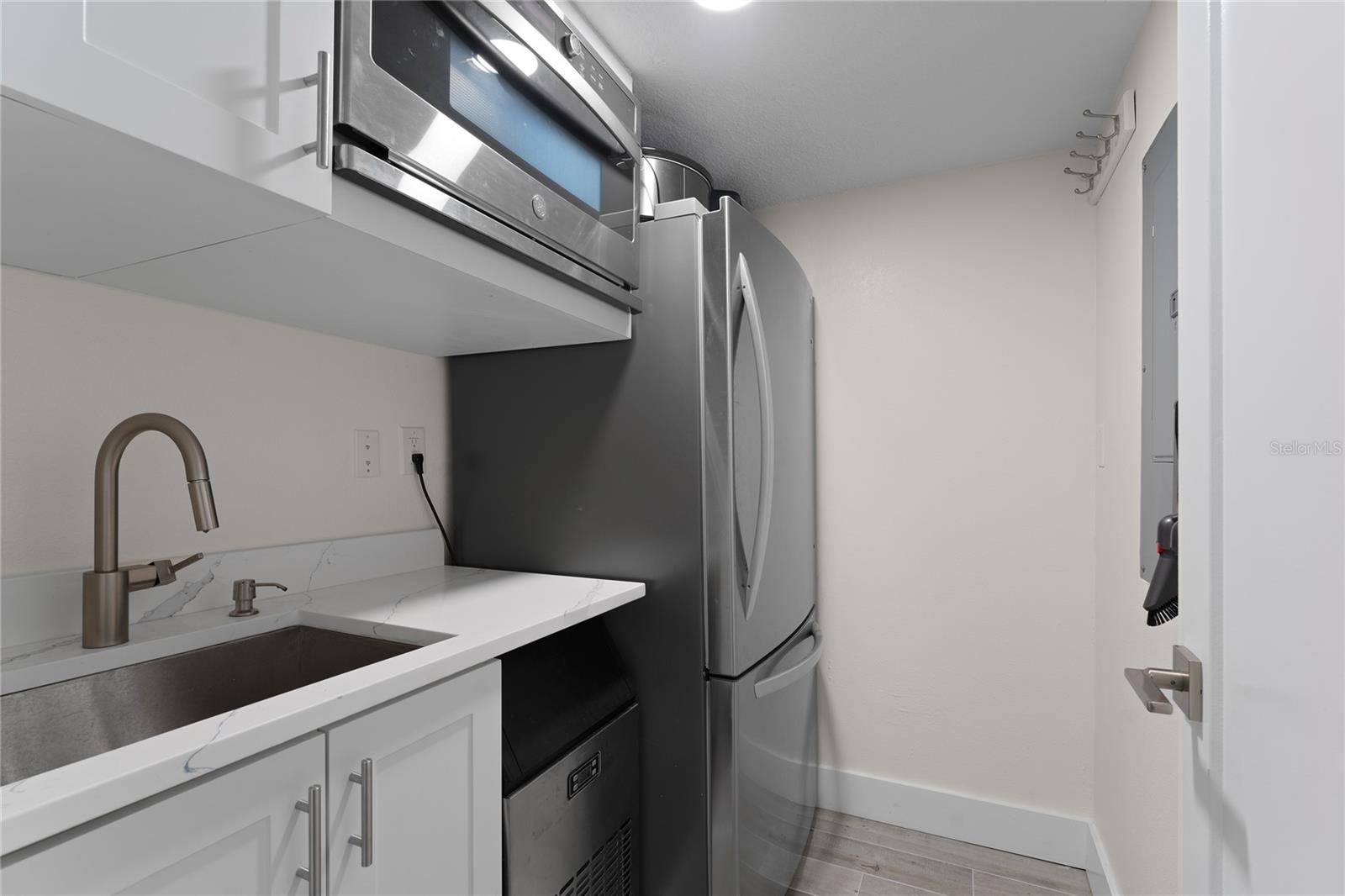 Image 30 of 78 For 1390 Gulf Boulevard Ph4