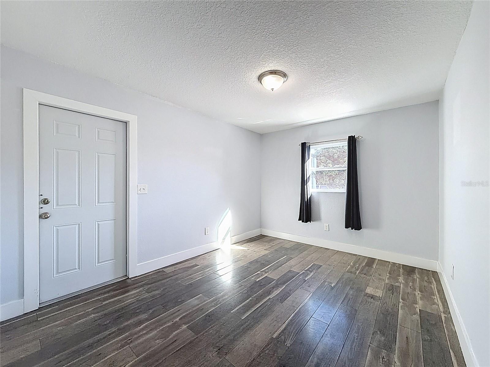 Listing photo id 14 for 3126 Queen Street N