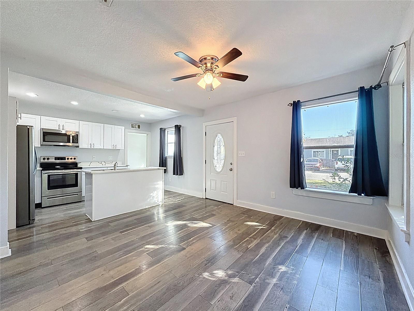 Listing photo id 0 for 3126 Queen Street N