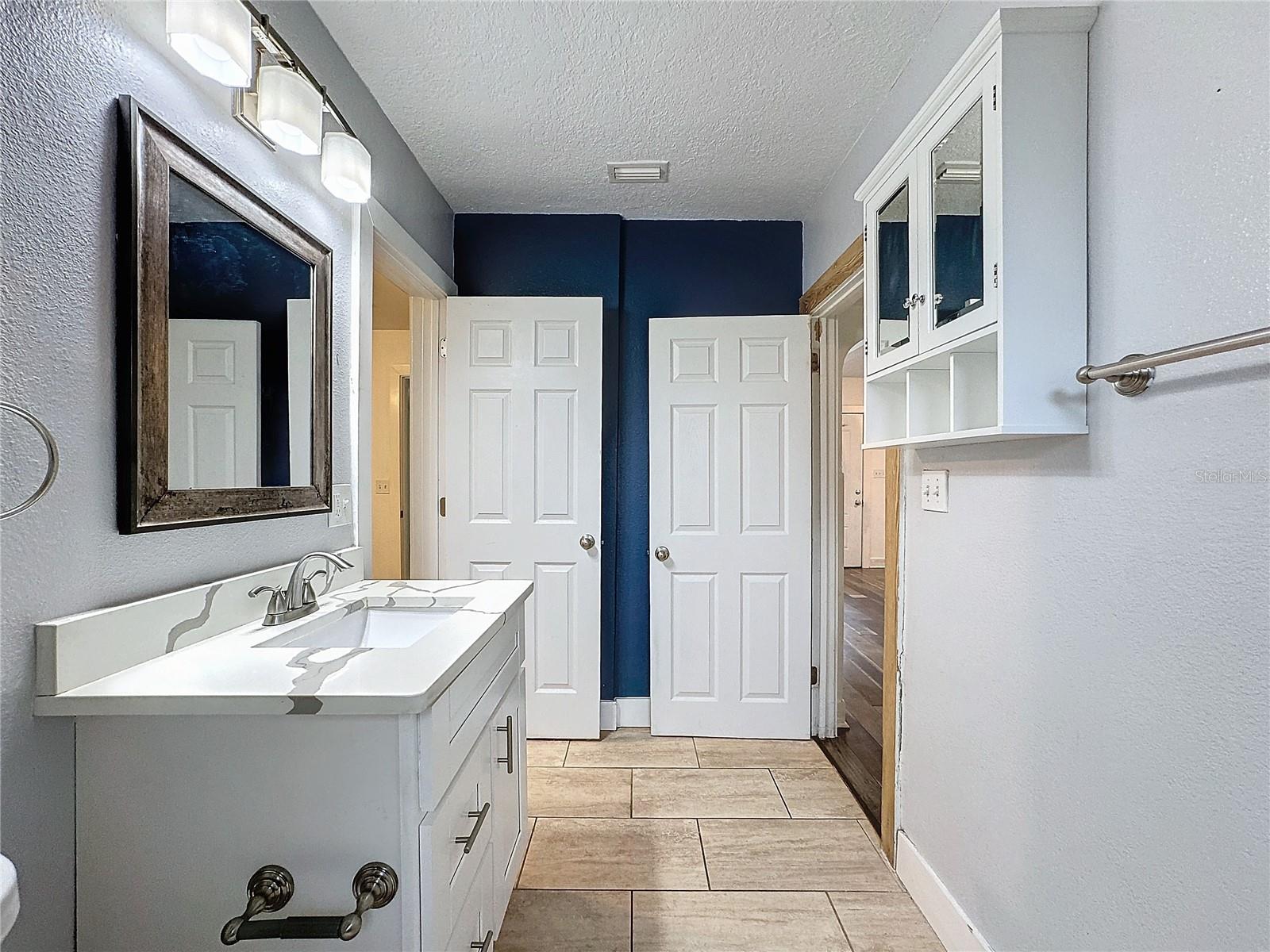 Listing photo id 19 for 3126 Queen Street N