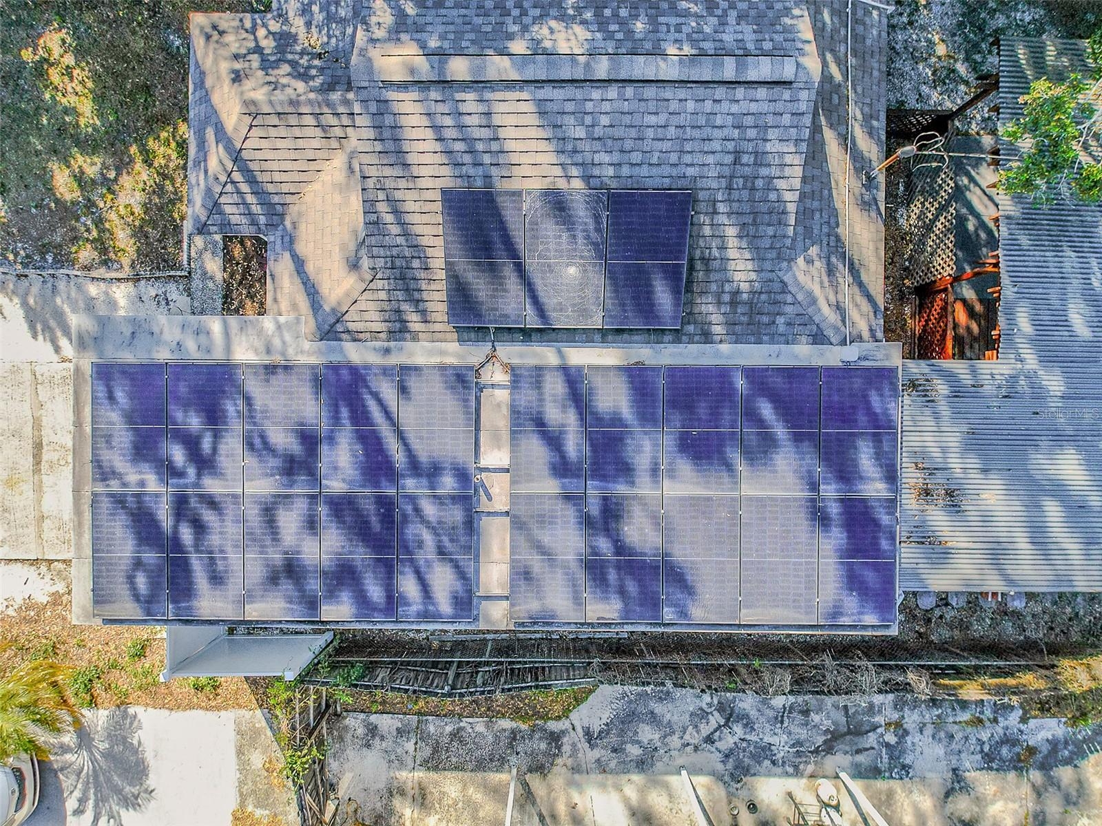 Listing photo id 33 for 3126 Queen Street N