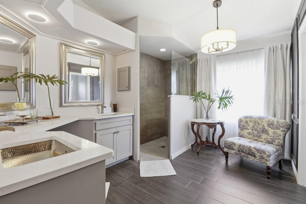 Image 11 of 29 For 721 Forestview Drive