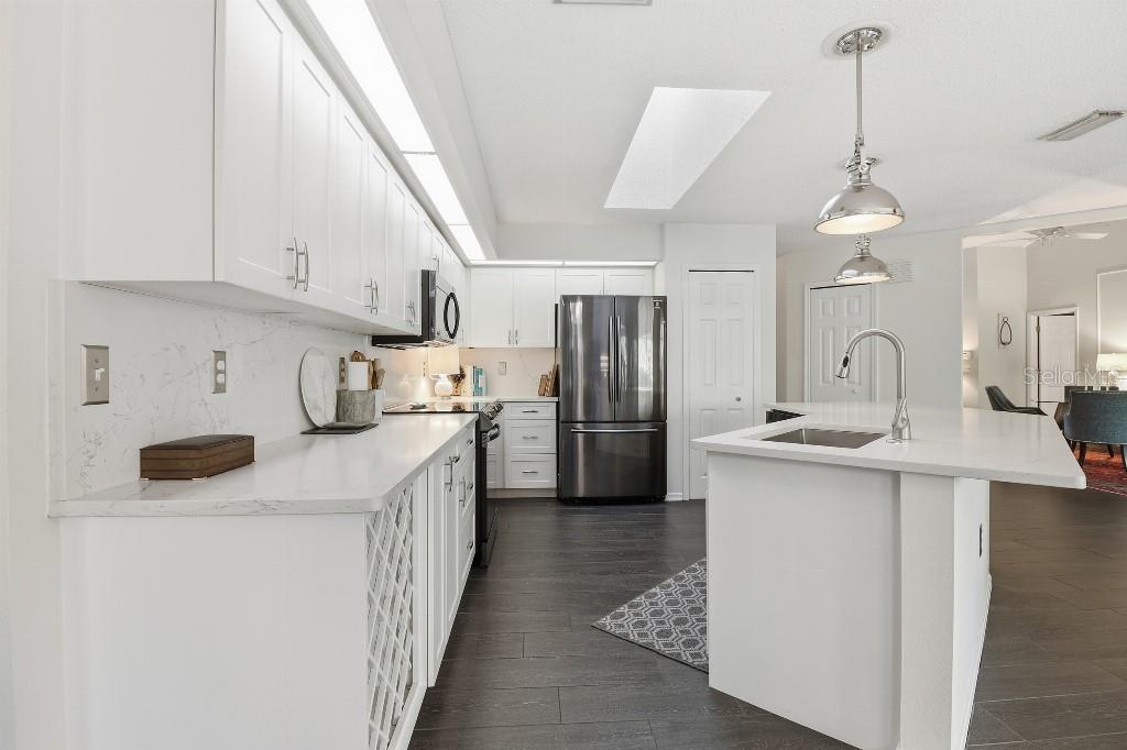 Image 14 of 29 For 721 Forestview Drive