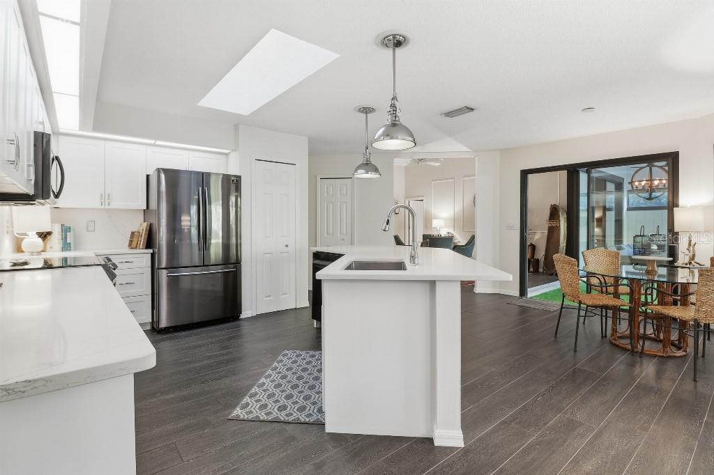 Image 15 of 29 For 721 Forestview Drive