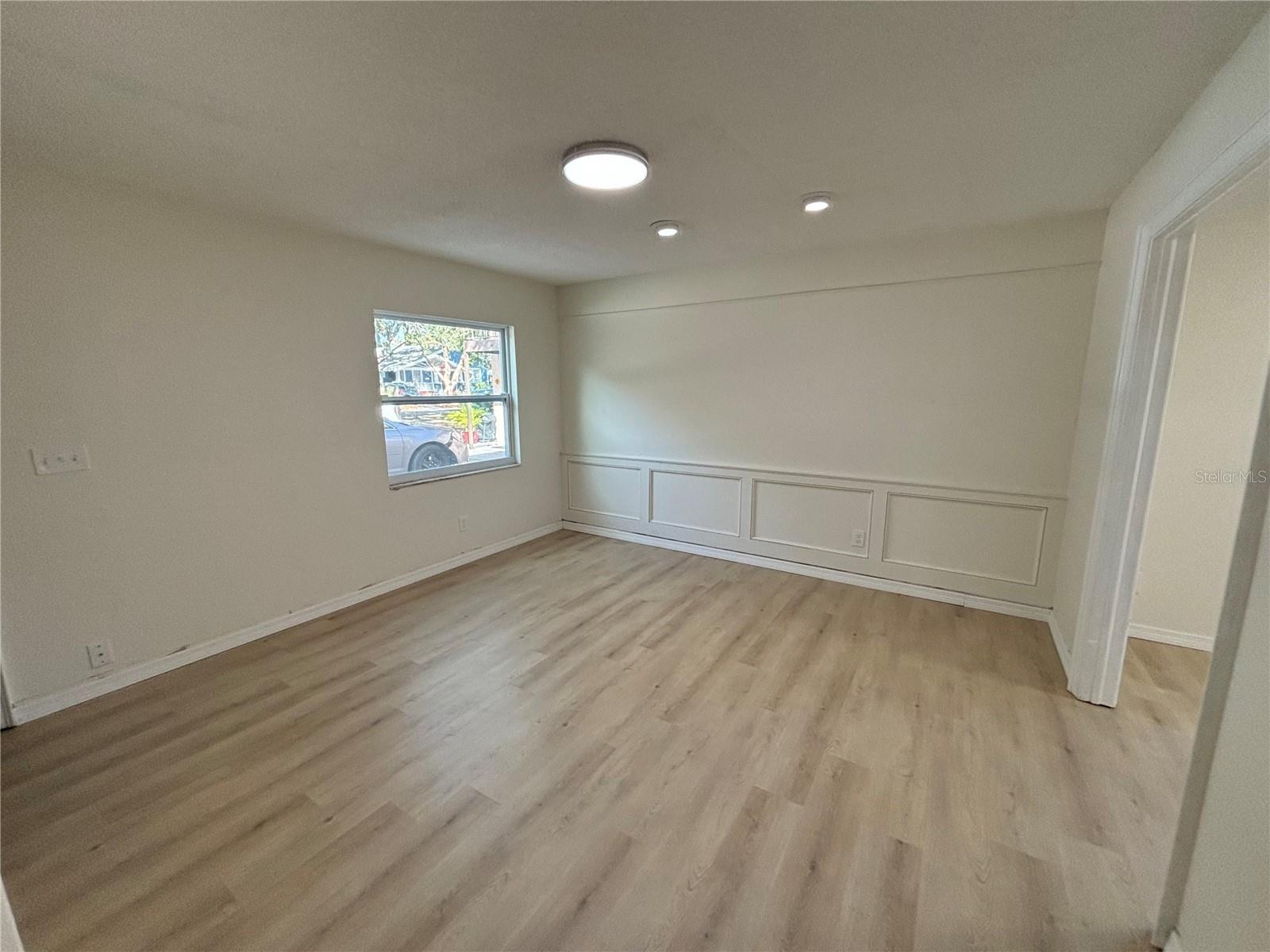 Image 3 of 12 For 1219 Mohawk Avenue A