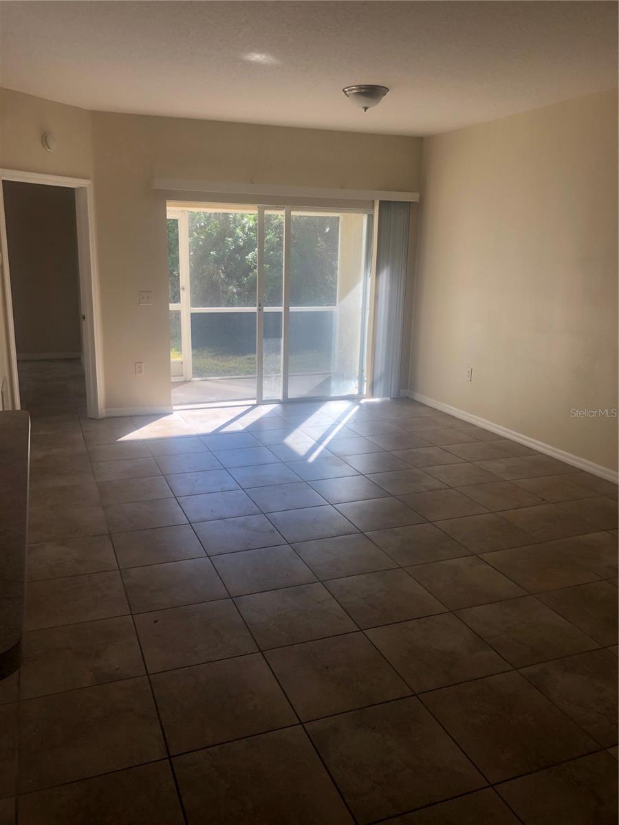 Image 10 of 14 For 9619 Lakedale Way 102