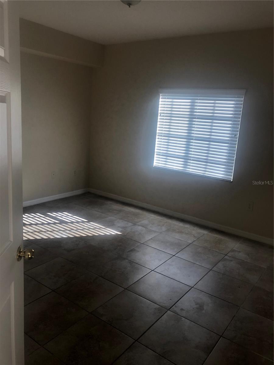 Image 12 of 14 For 9619 Lakedale Way 102