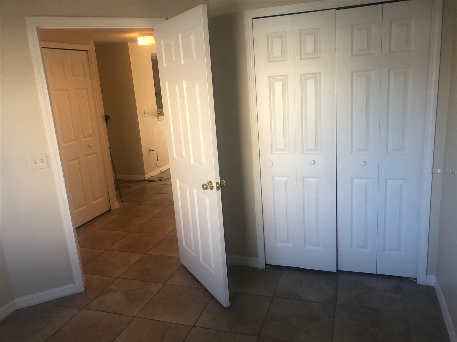 Image 7 of 14 For 9619 Lakedale Way 102