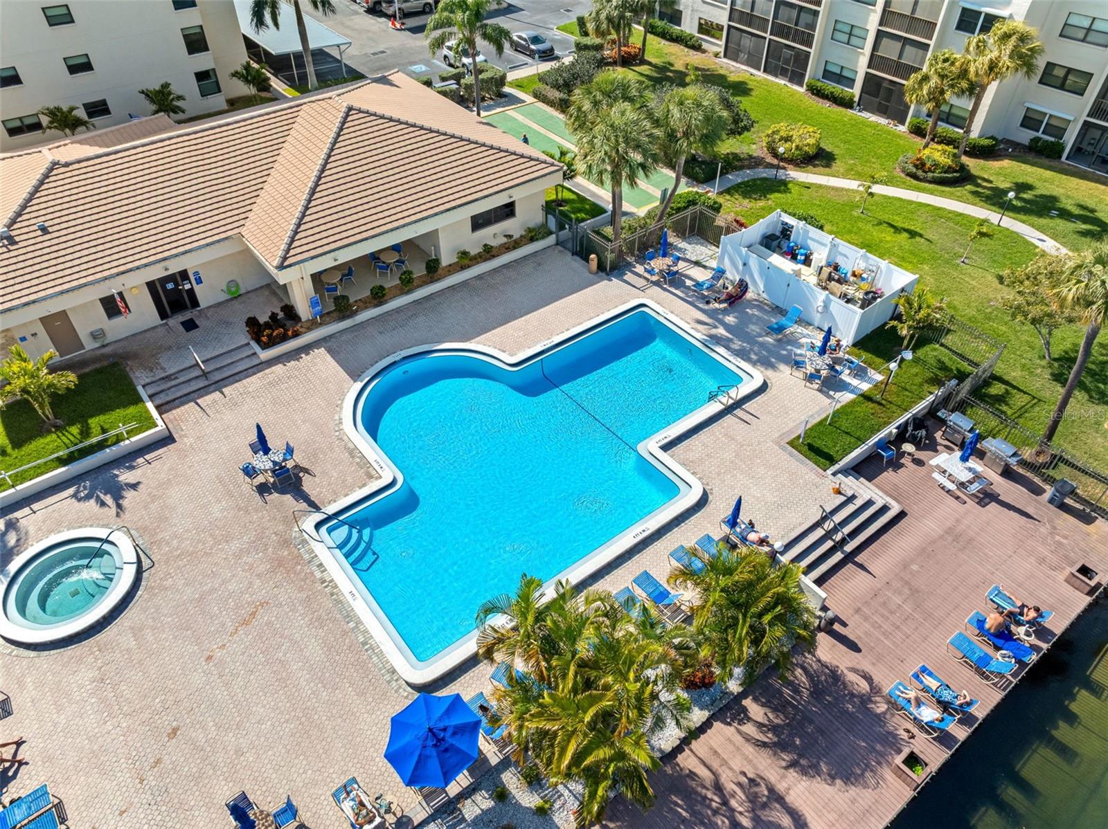 Image 10 of 56 For 1316 Pasadena Avenue S 303