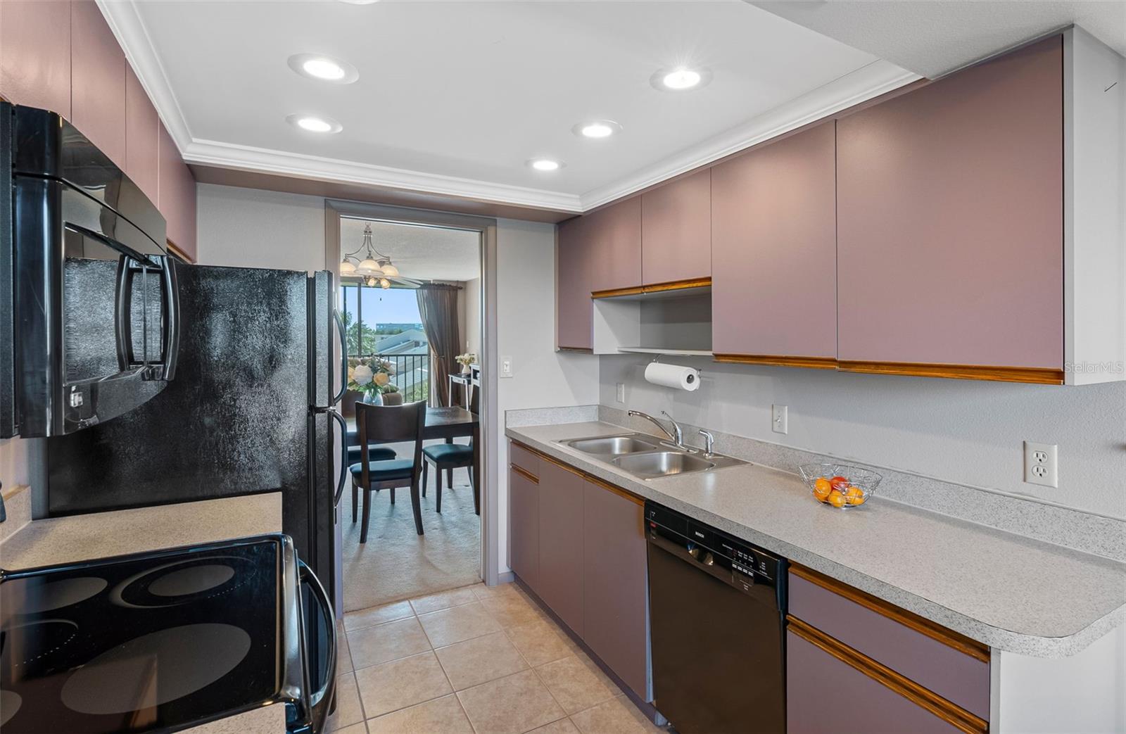 Image 17 of 56 For 1316 Pasadena Avenue S 303