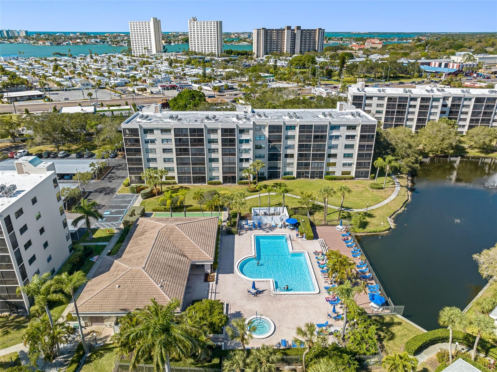 Image 49 of 56 For 1316 Pasadena Avenue S 303