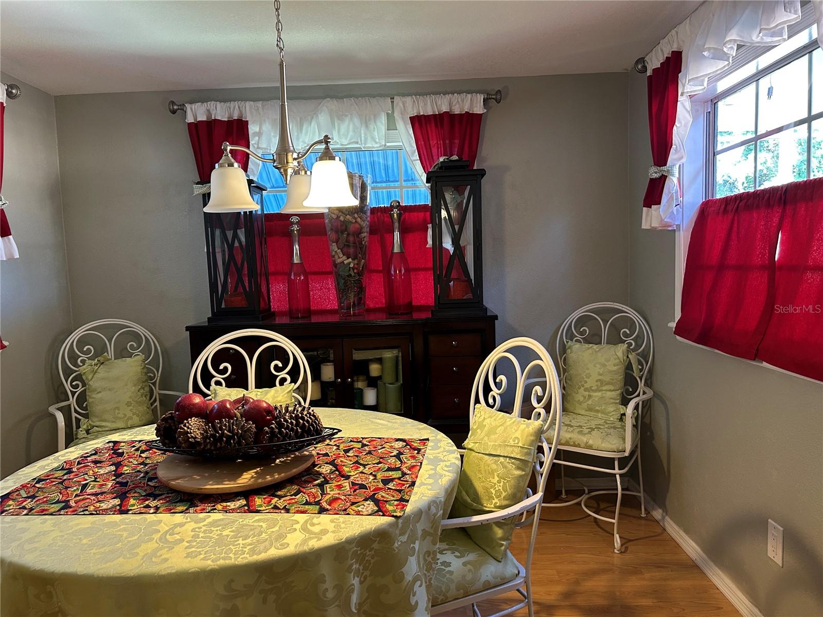 Listing photo id 6 for 11412 103rd Street