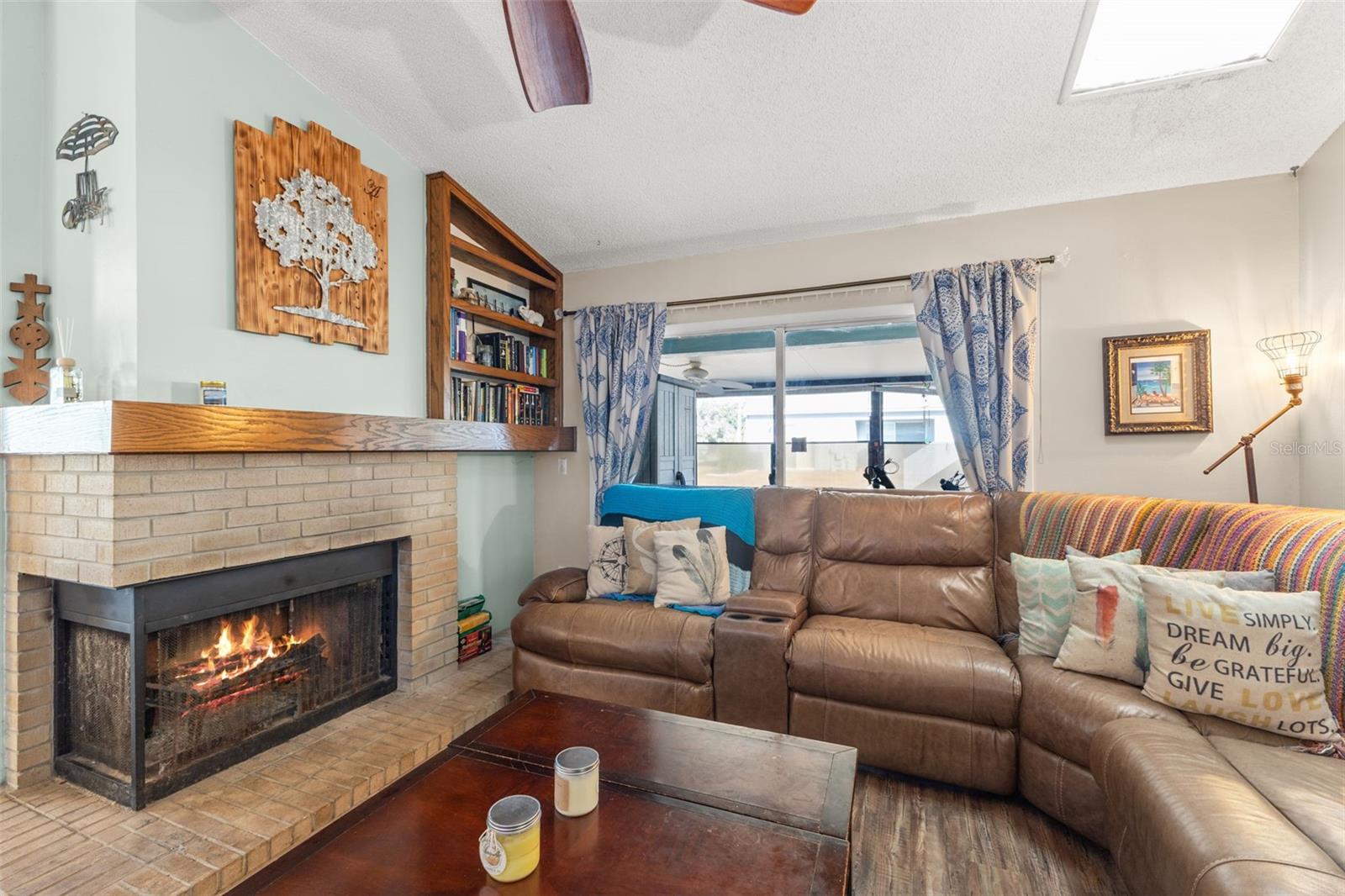 Image 6 of 26 For 1414 Cadhay Court