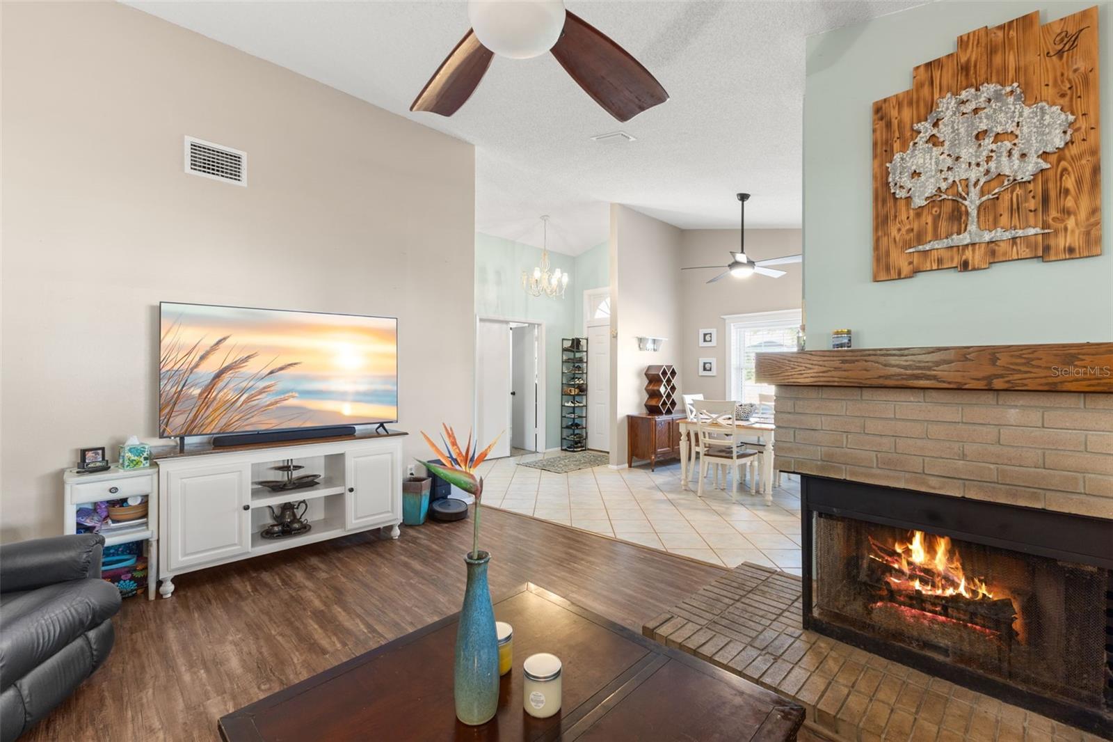 Image 7 of 26 For 1414 Cadhay Court