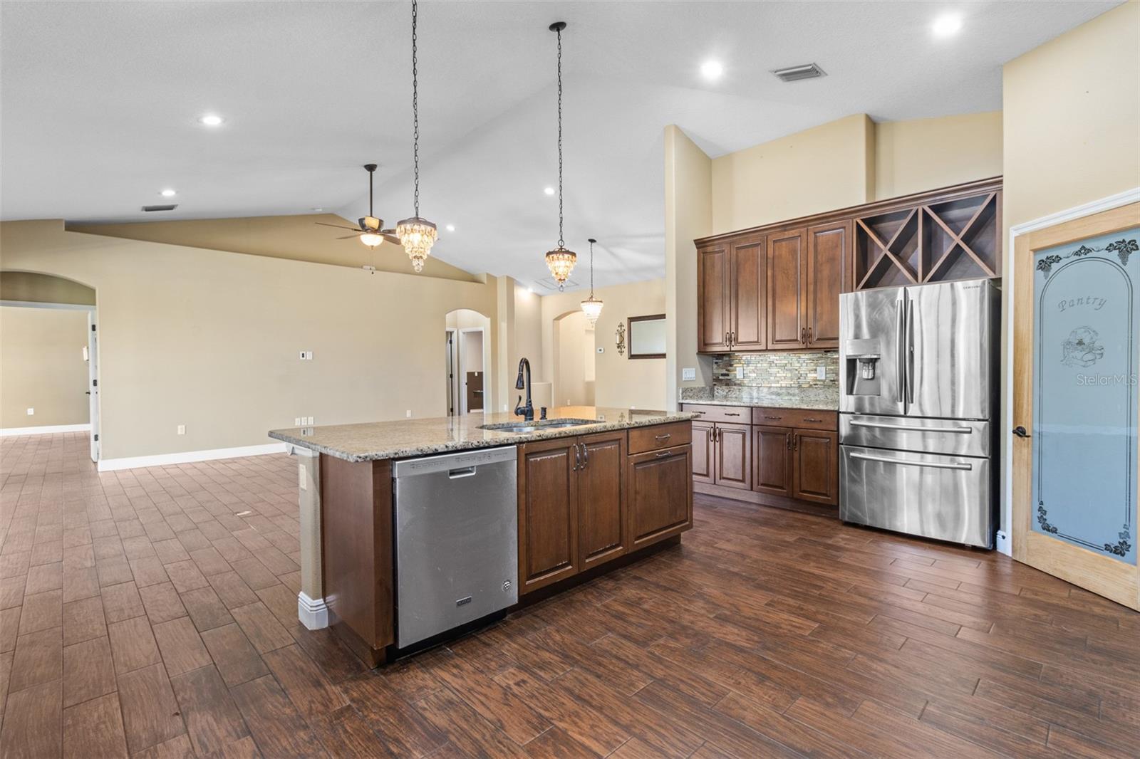 Listing photo id 10 for 765 Sloans Ridge Road