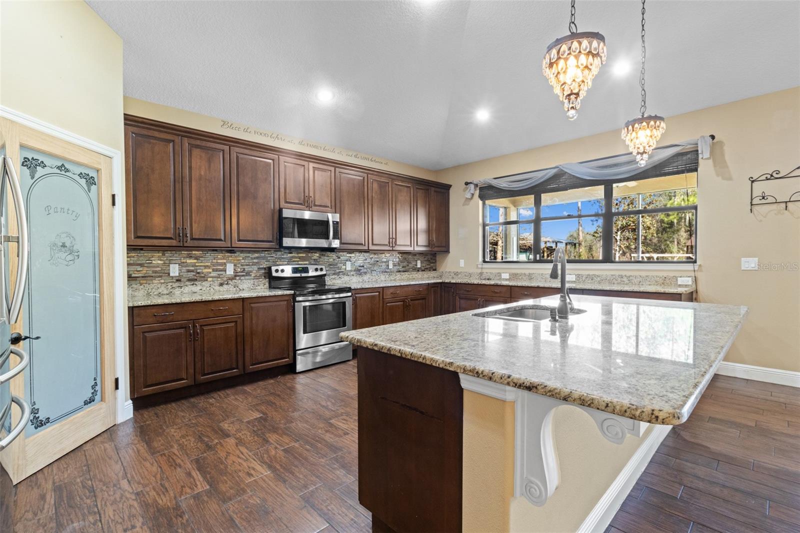 Listing photo id 14 for 765 Sloans Ridge Road