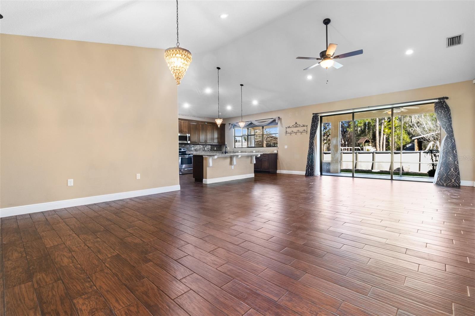 Listing photo id 5 for 765 Sloans Ridge Road