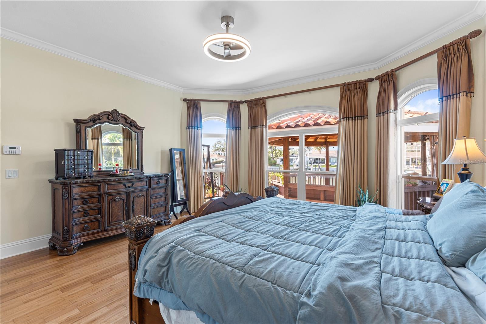 Image 16 of 80 For 3952 Versailles Drive