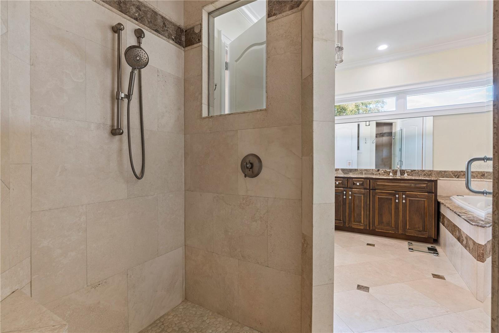 Image 19 of 80 For 3952 Versailles Drive