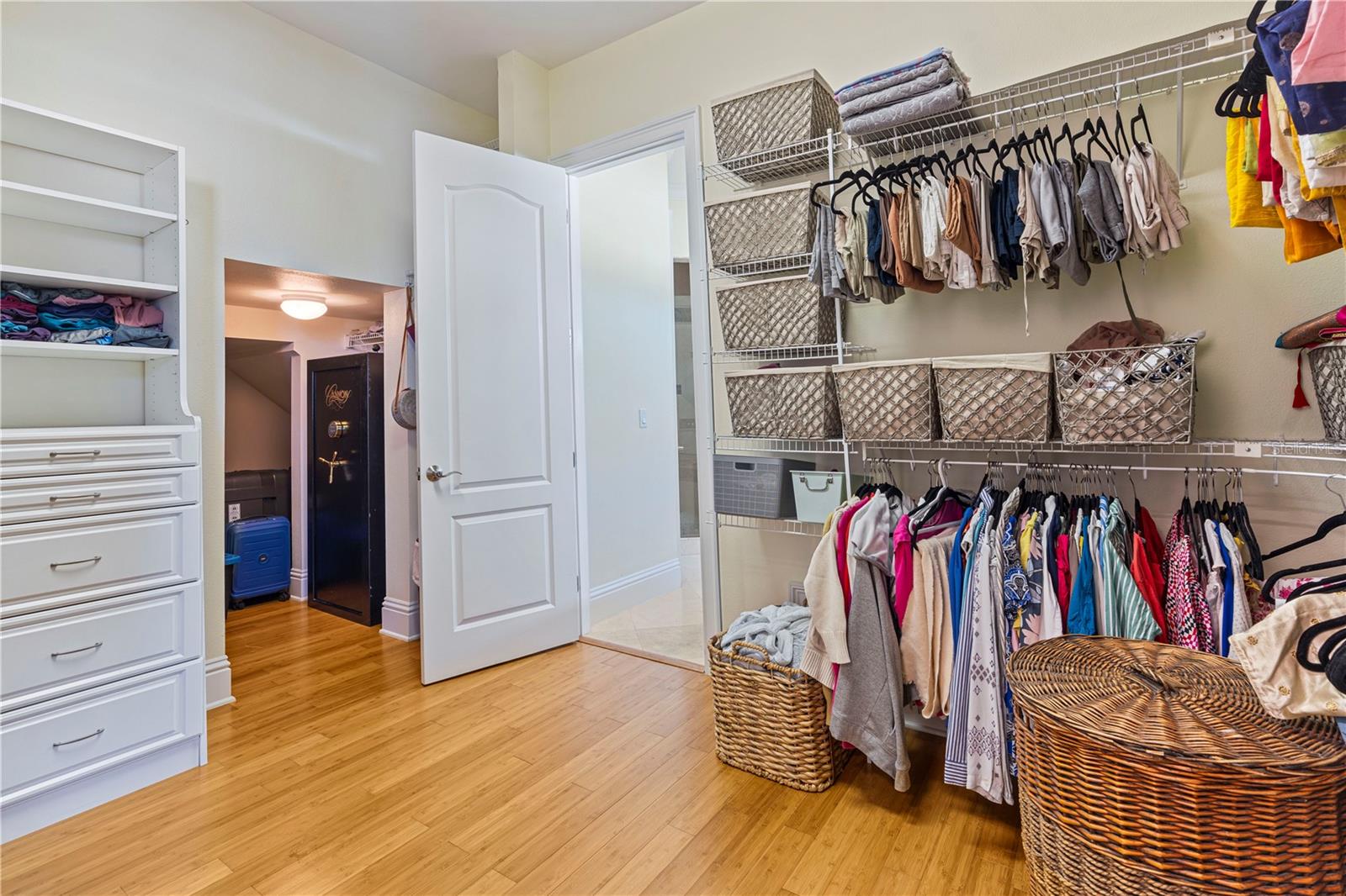 Image 21 of 80 For 3952 Versailles Drive