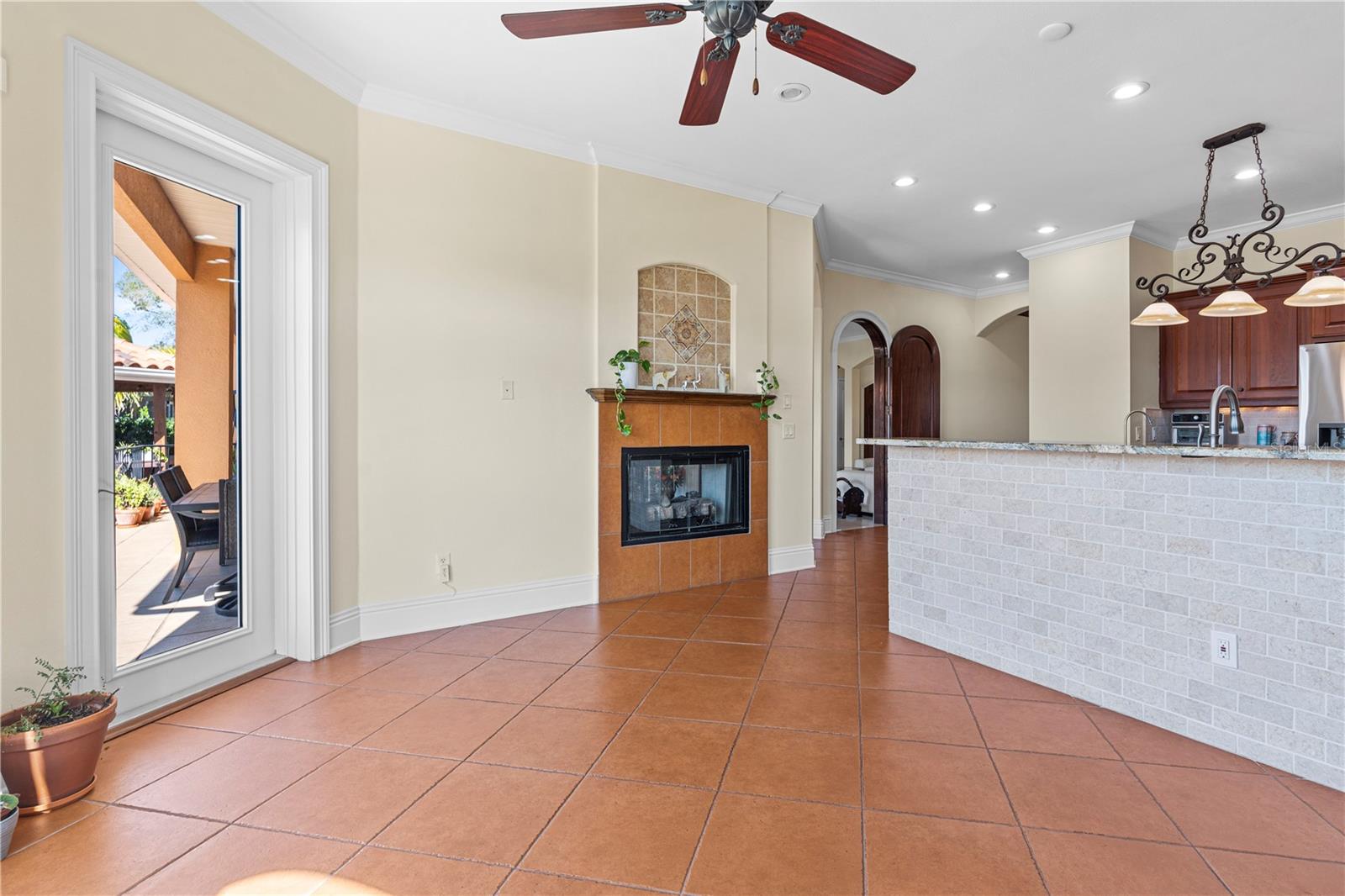 Image 29 of 80 For 3952 Versailles Drive