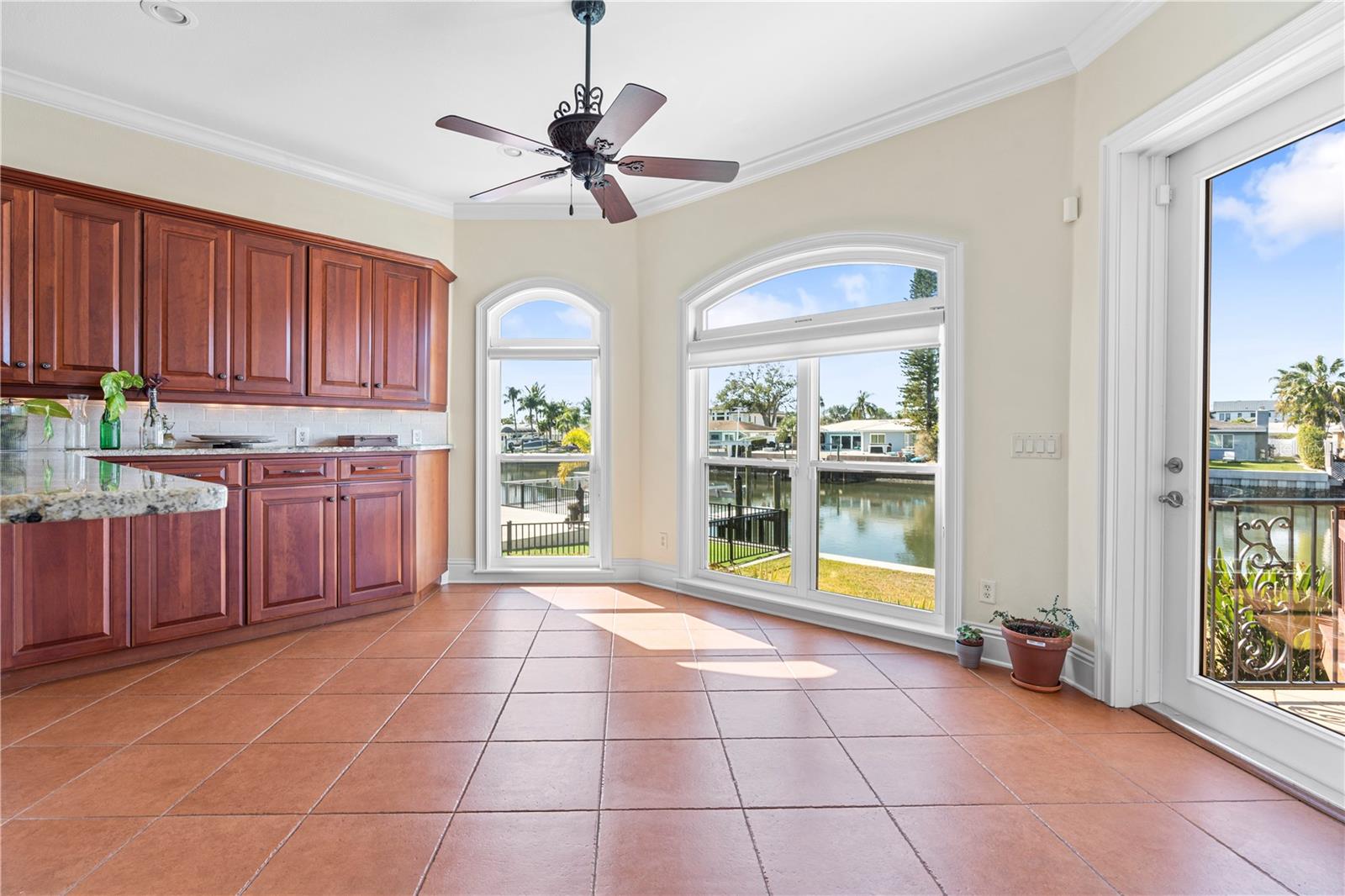 Image 30 of 80 For 3952 Versailles Drive