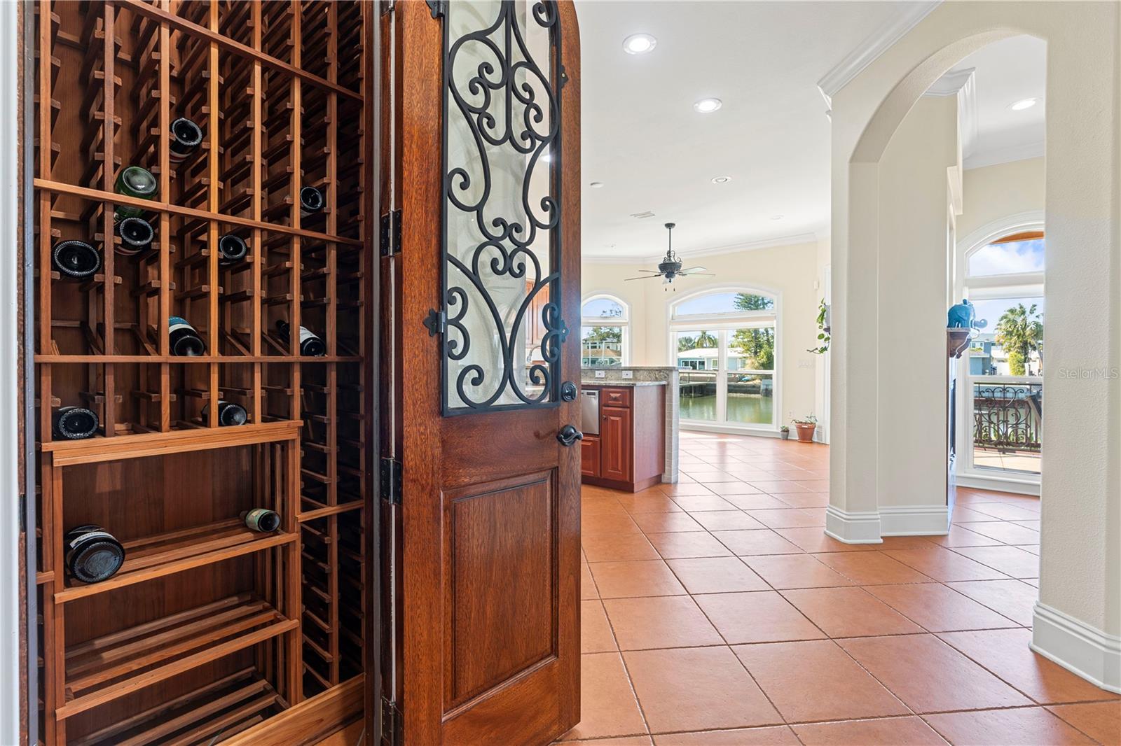 Image 31 of 80 For 3952 Versailles Drive