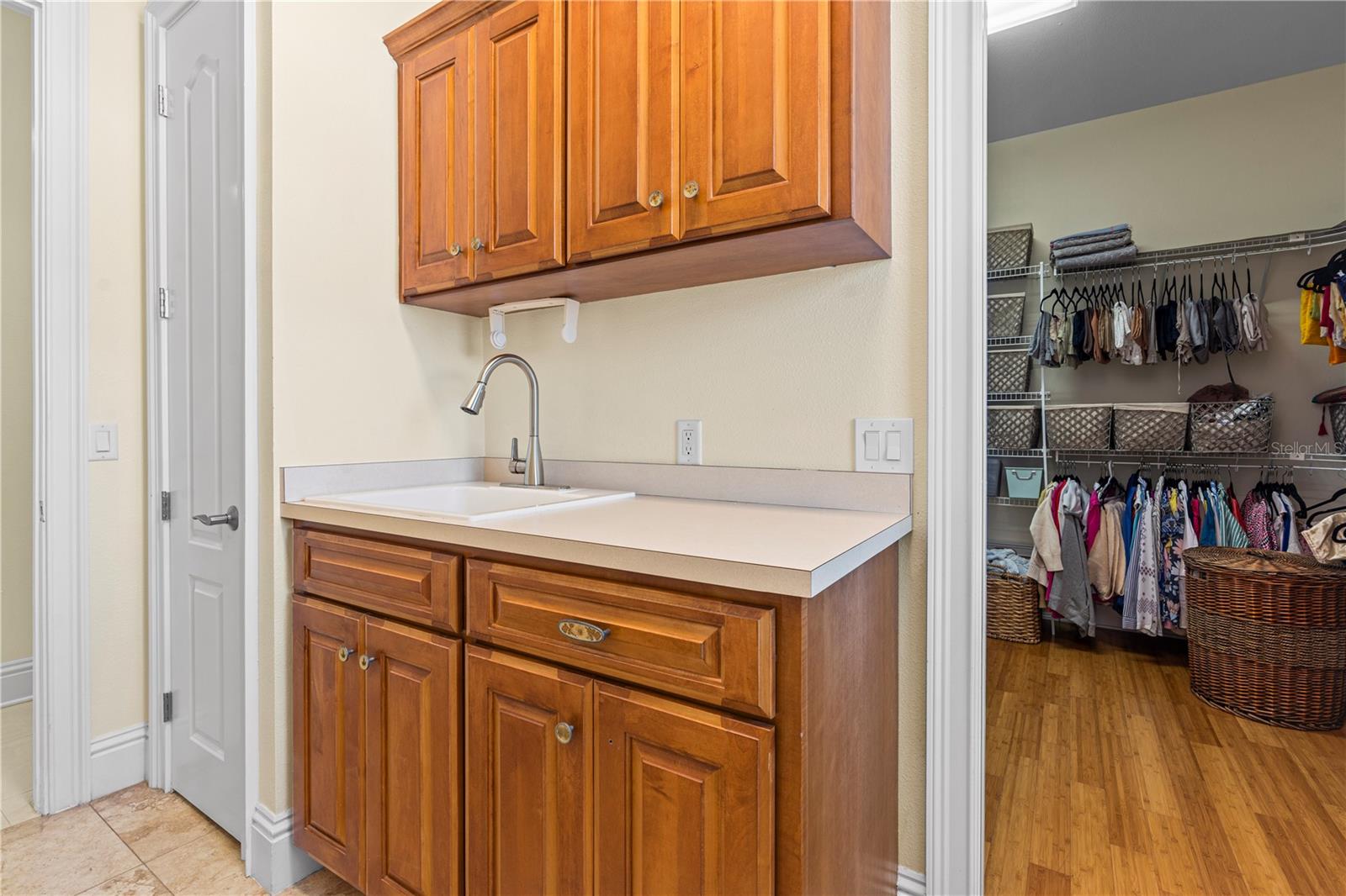 Image 33 of 80 For 3952 Versailles Drive