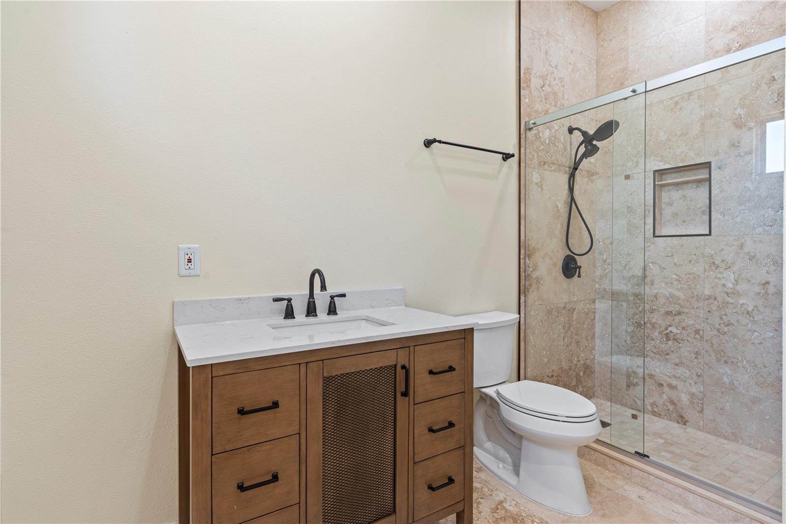 Image 39 of 80 For 3952 Versailles Drive