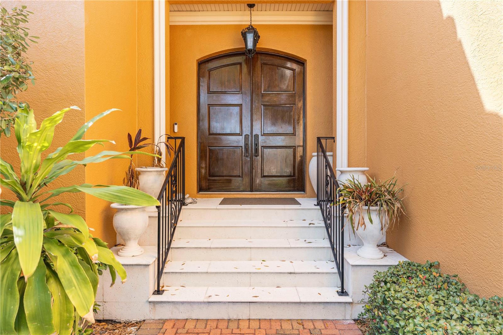 Image 4 of 80 For 3952 Versailles Drive