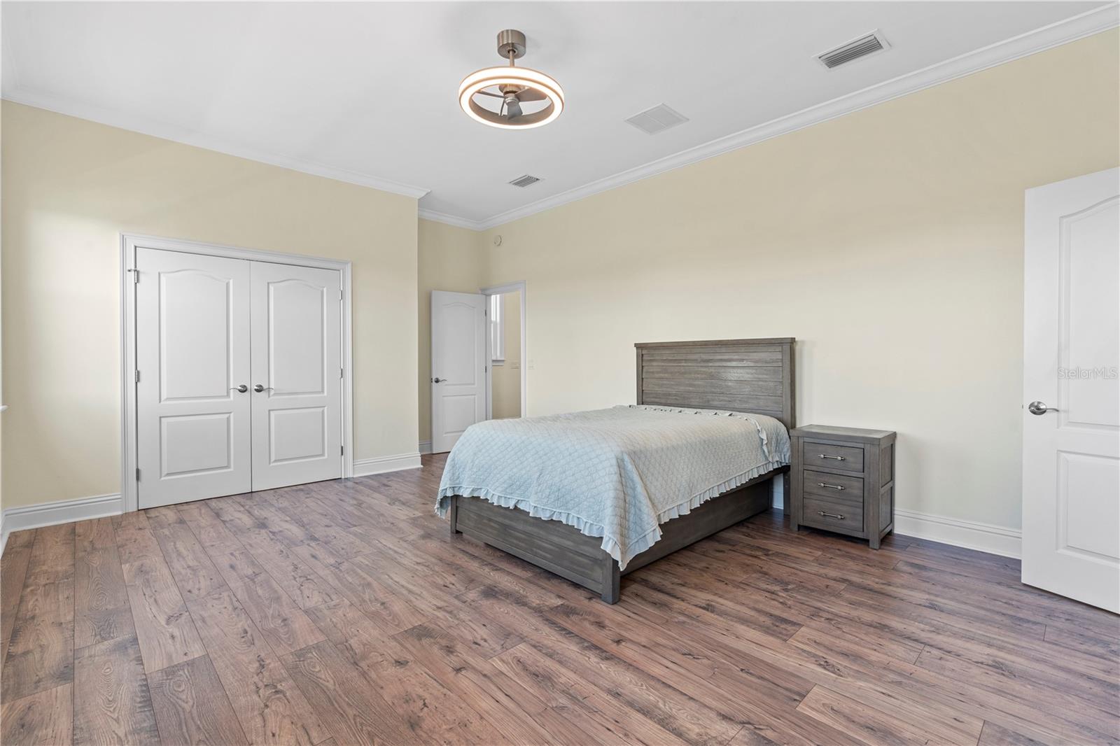 Image 40 of 80 For 3952 Versailles Drive