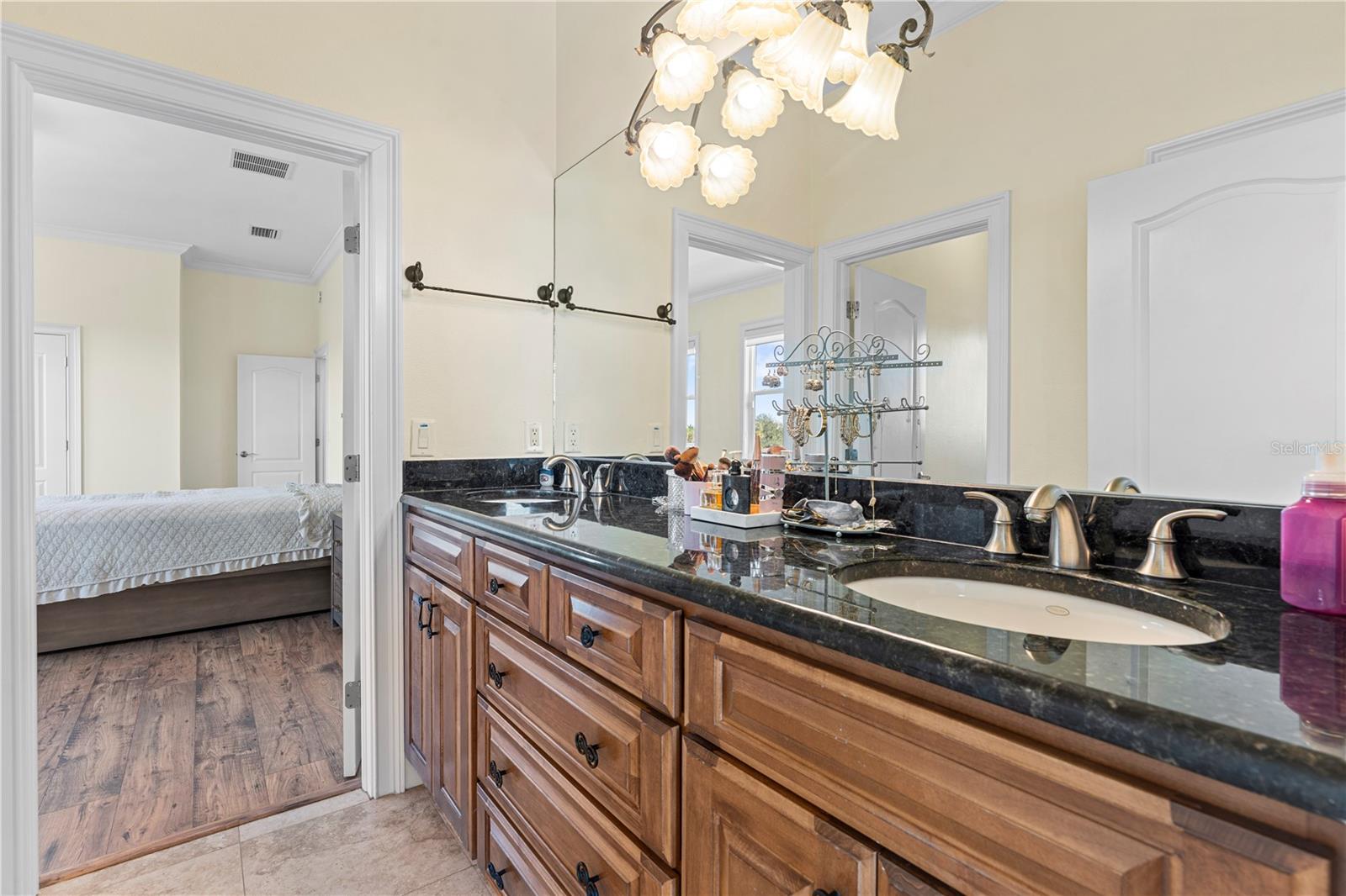 Image 44 of 80 For 3952 Versailles Drive