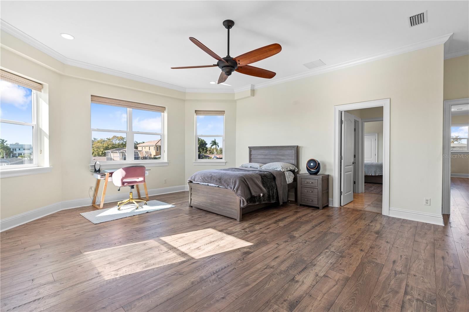 Image 45 of 80 For 3952 Versailles Drive