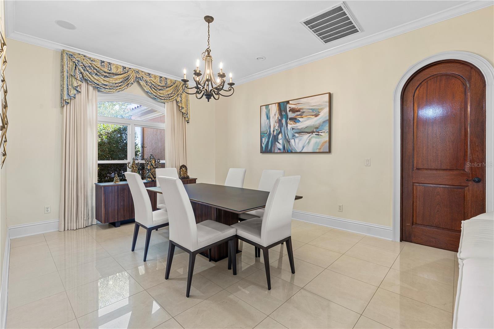 Image 6 of 80 For 3952 Versailles Drive