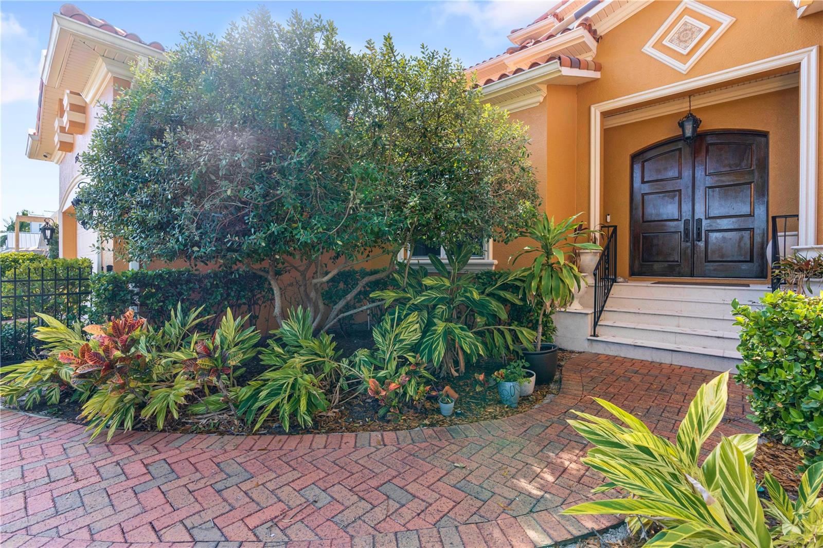 Image 73 of 80 For 3952 Versailles Drive